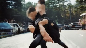 电竞决赛AR视觉盛宴：实时渲染技术打造沉浸式奇幻空间，科技与艺术跨界碰撞